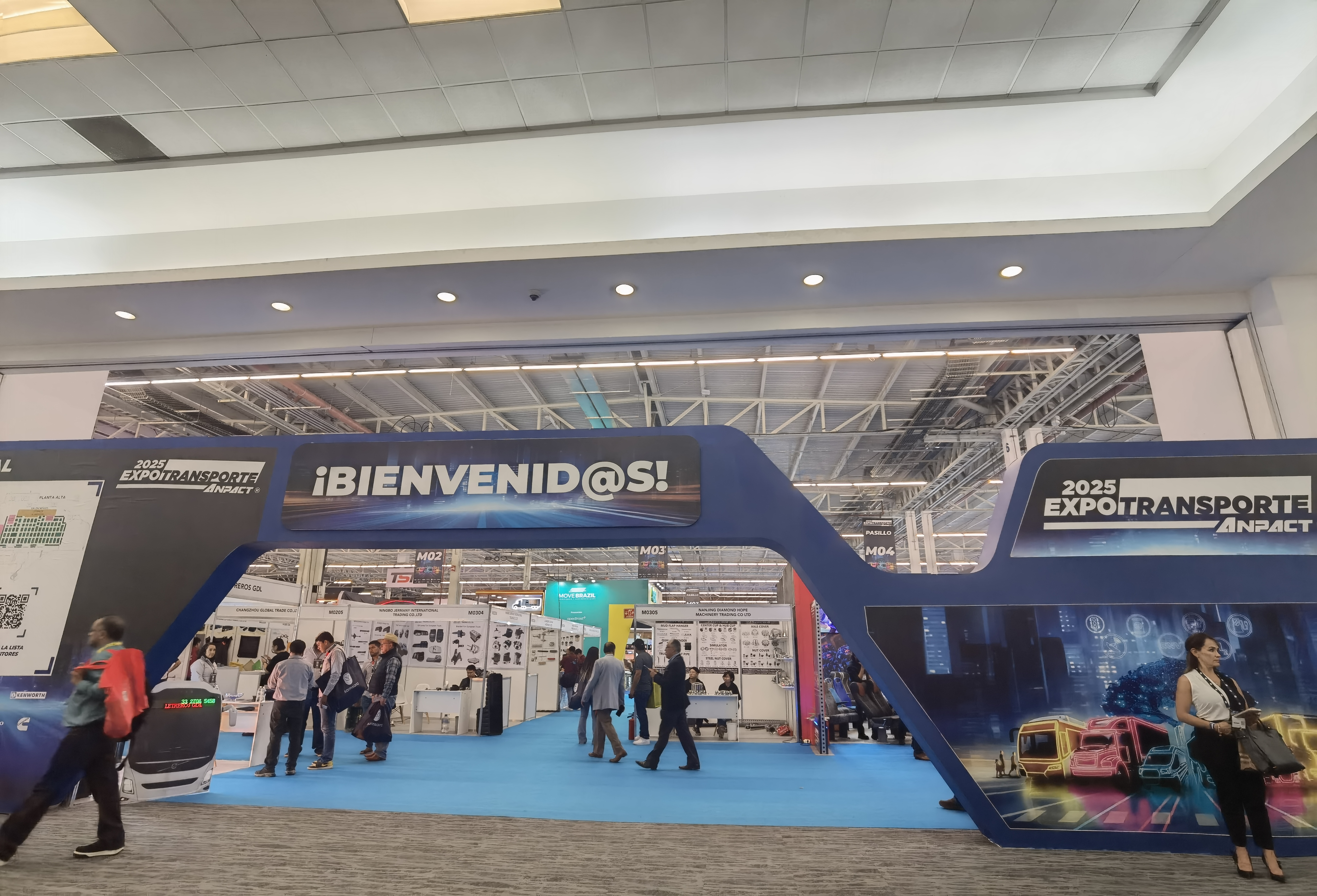 Fabbrica di luci per auto, azienda, produttore, made in China, luce posteriore, luce da lavoro, luce laterale, luce per camion