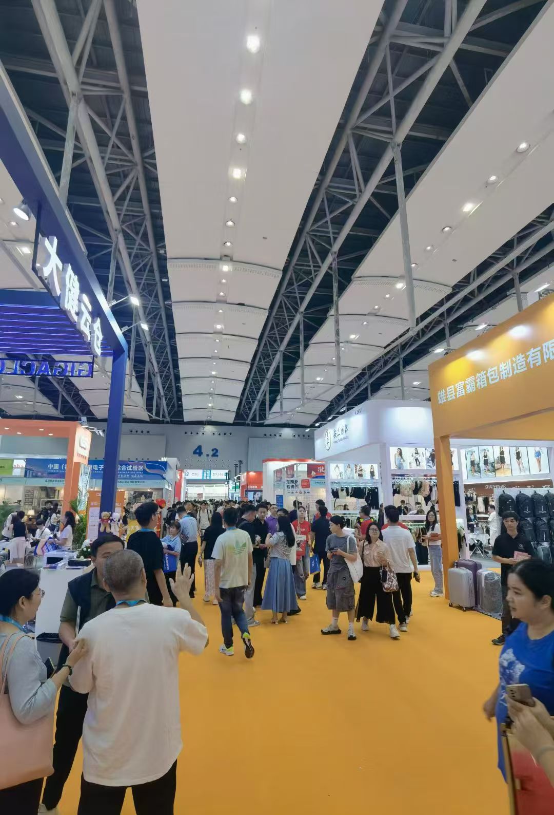 Fabbrica di luci delle auto, azienda, produttore, Made in Cina, luce della coda, luce di lavoro, luce laterale, luce del camion