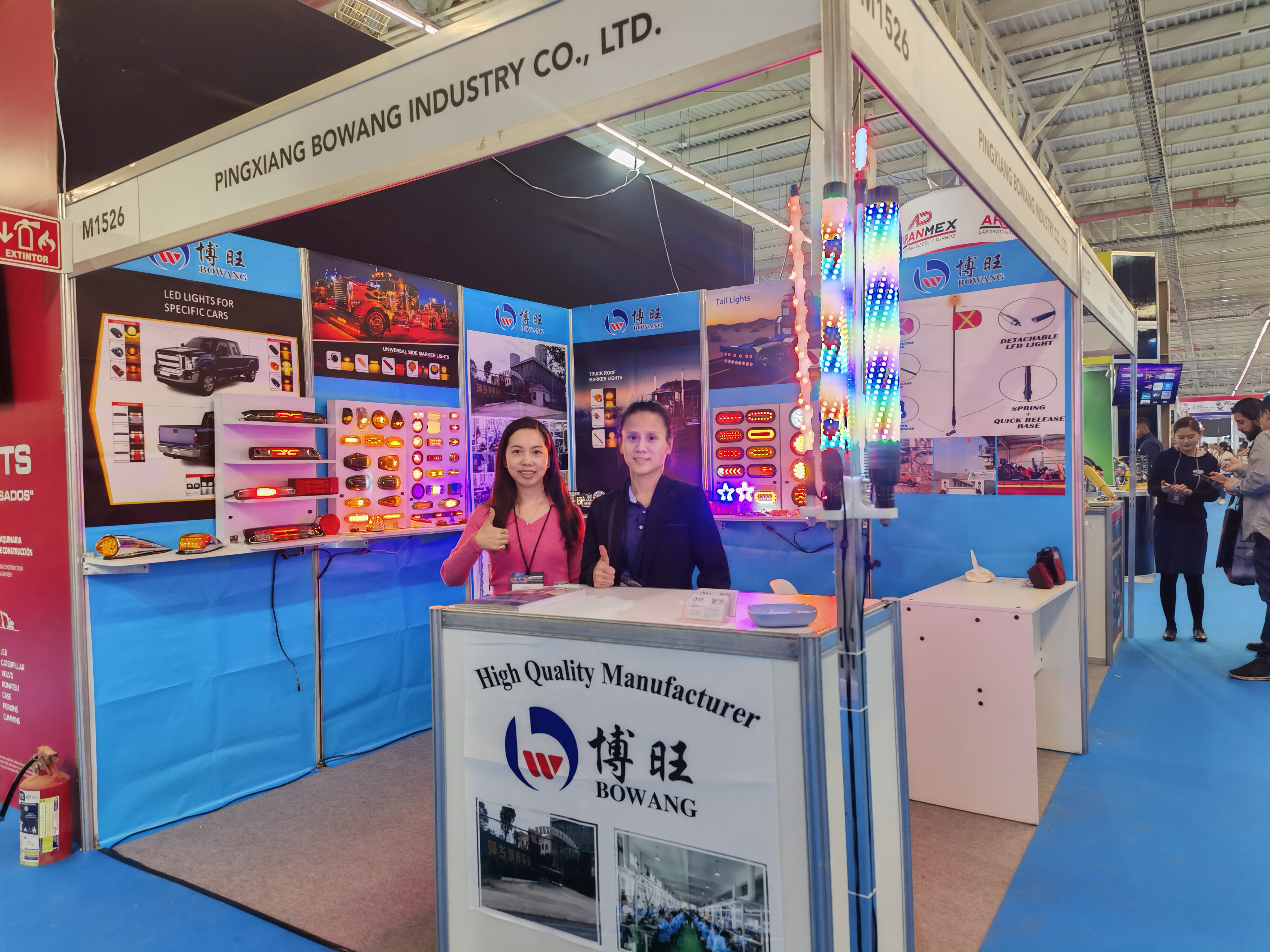 Fabbrica di luci per auto, azienda, produttore, made in China, luce posteriore, luce da lavoro, luce laterale, luce per camion